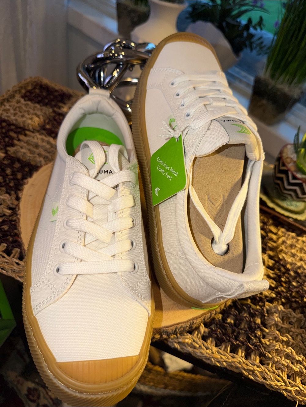 CARIUMA OCA Low Gum Off-White Canvas Sneakers Women’s Size 9 NIB